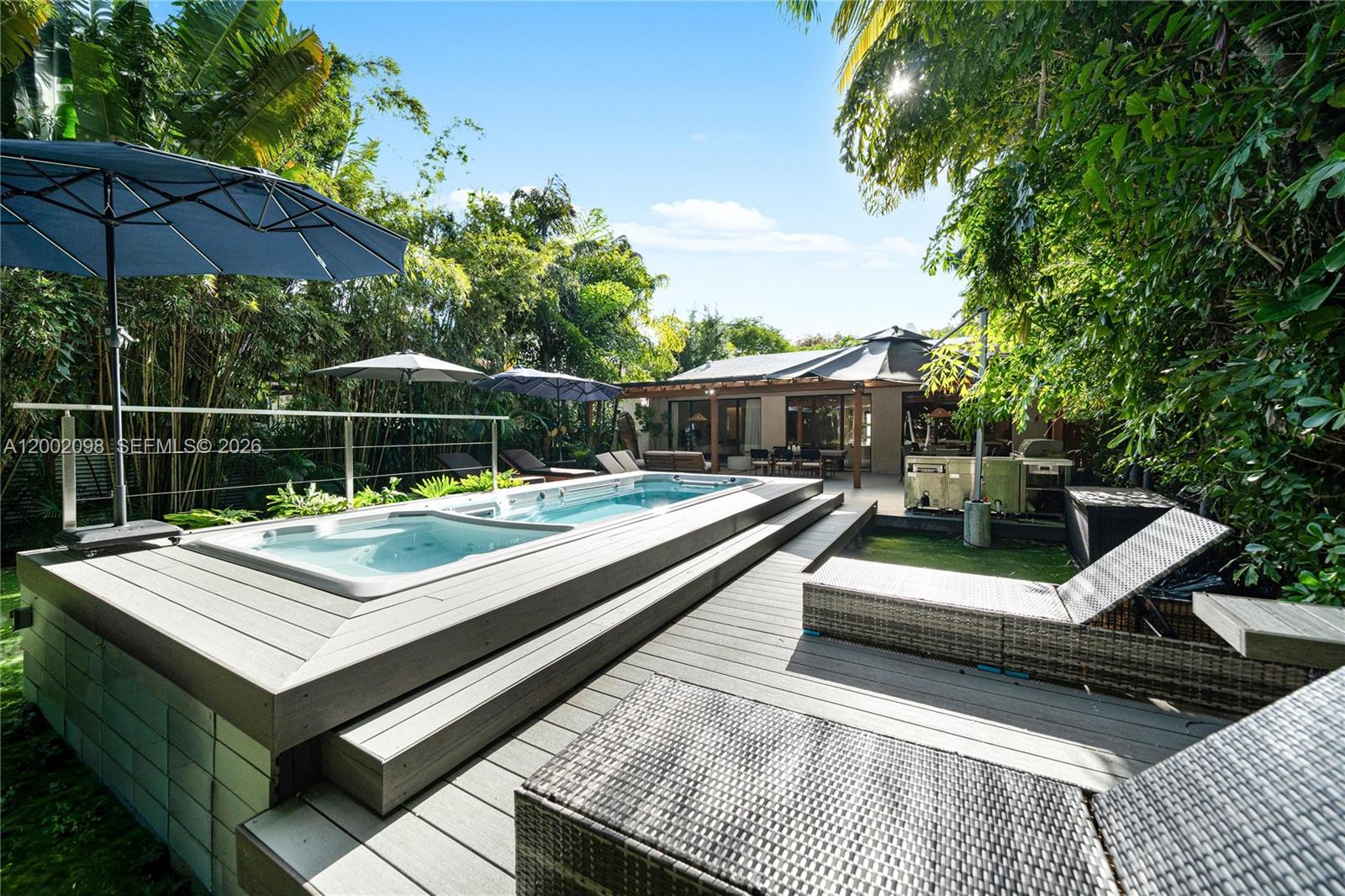 1735 Michigan Ave Miami Beach, FL 33139