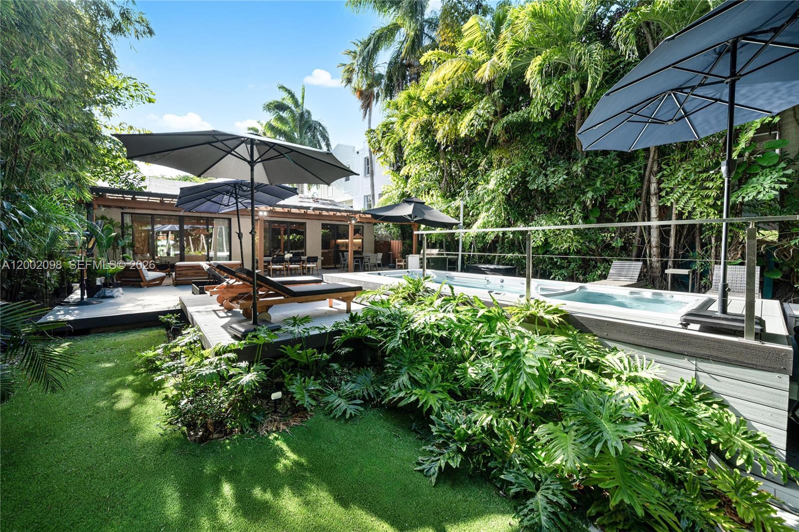 1735 Michigan Ave Miami Beach, FL 33139