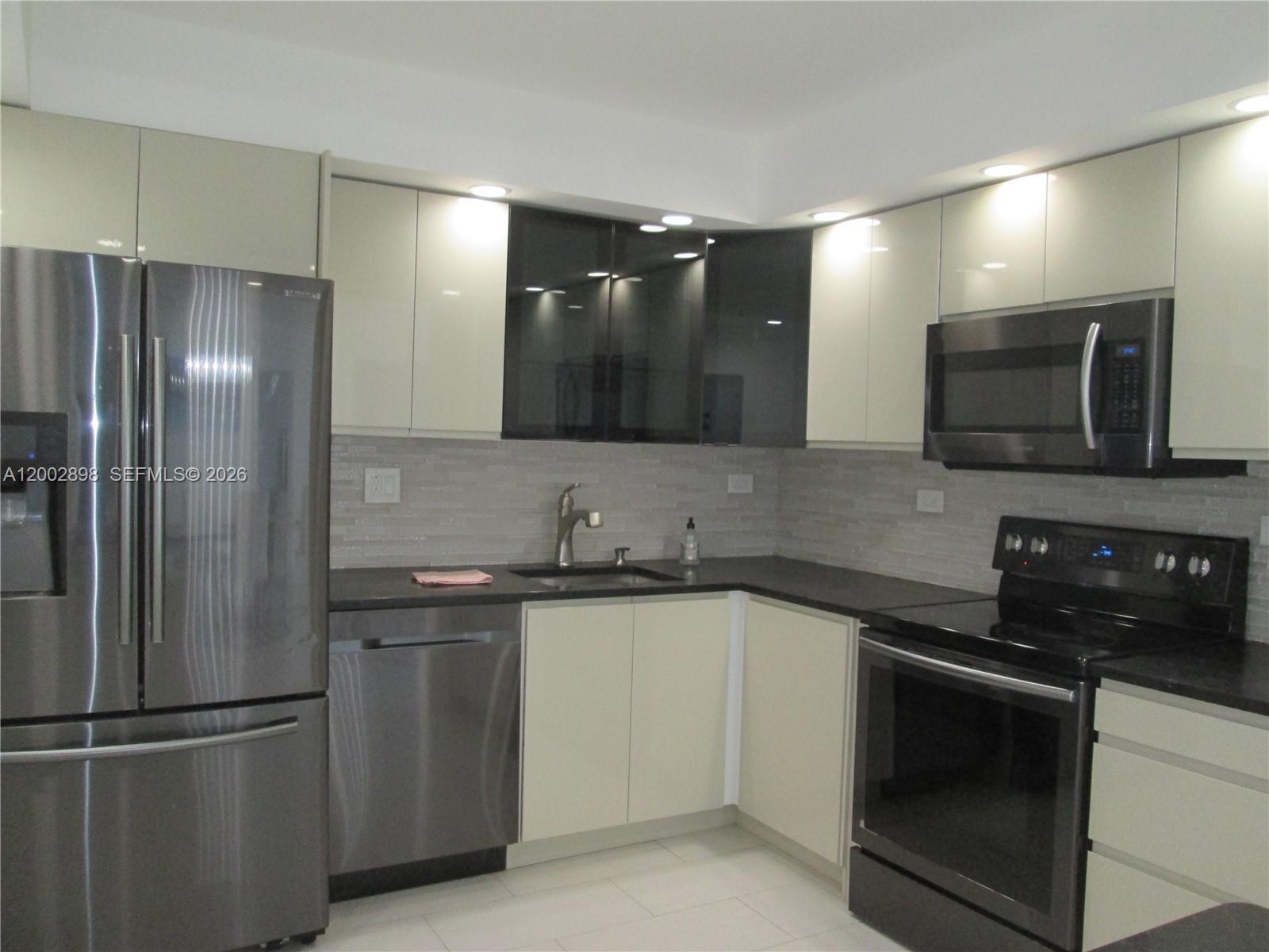 image Winston Towers 2003