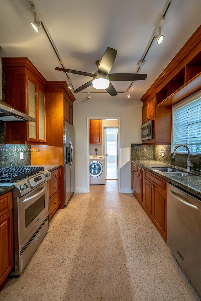 475 S Shore Dr Miami Beach, FL 33141