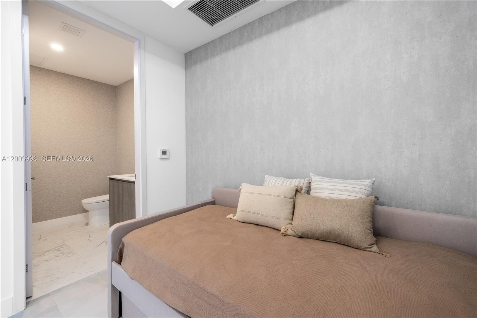 17550 Collins Ave #1202 Sunny Isles Beach, FL 33160