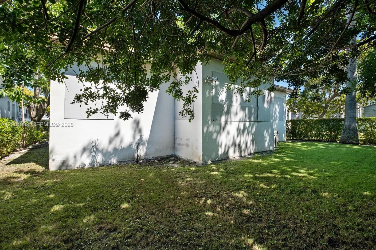 9516 Byron Ave Surfside, FL 33154