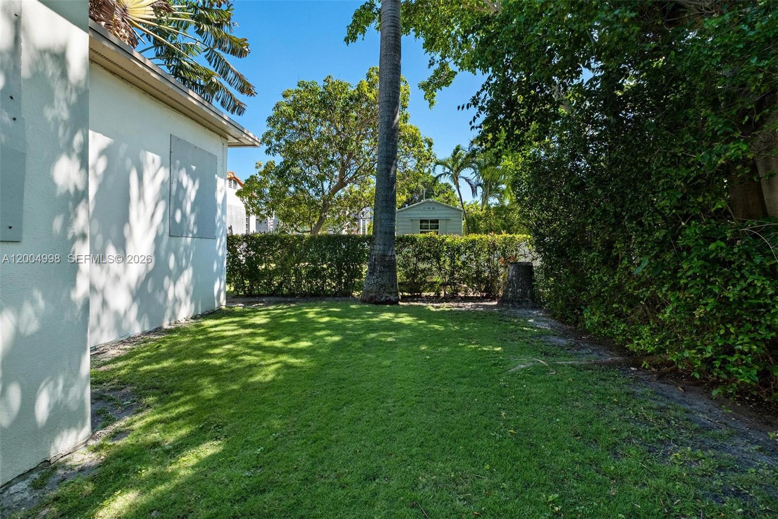 9516 Byron Ave Surfside, FL 33154