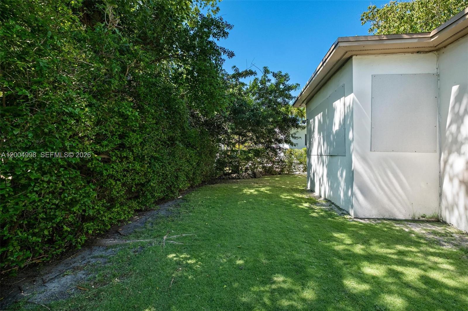 9516 Byron Ave Surfside, FL 33154