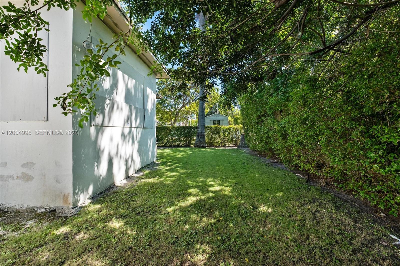 9516 Byron Ave Surfside, FL 33154