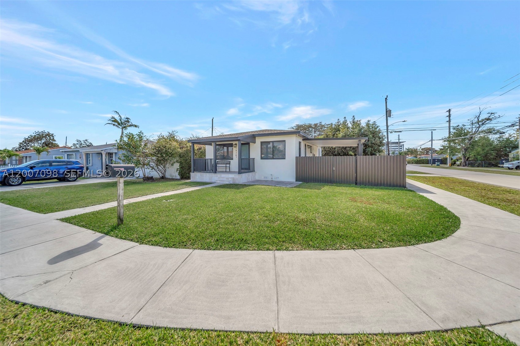 7470 SW 37th St