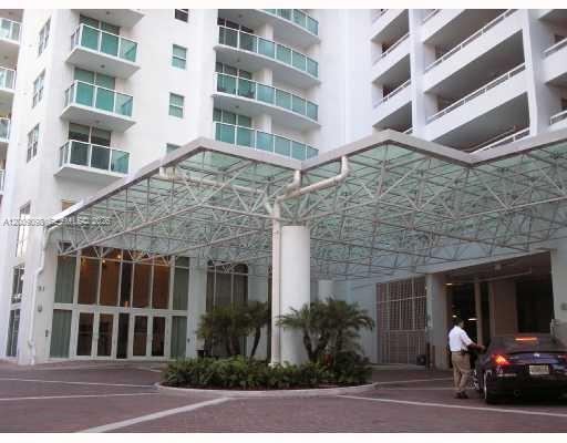 image Brickell on the River North0