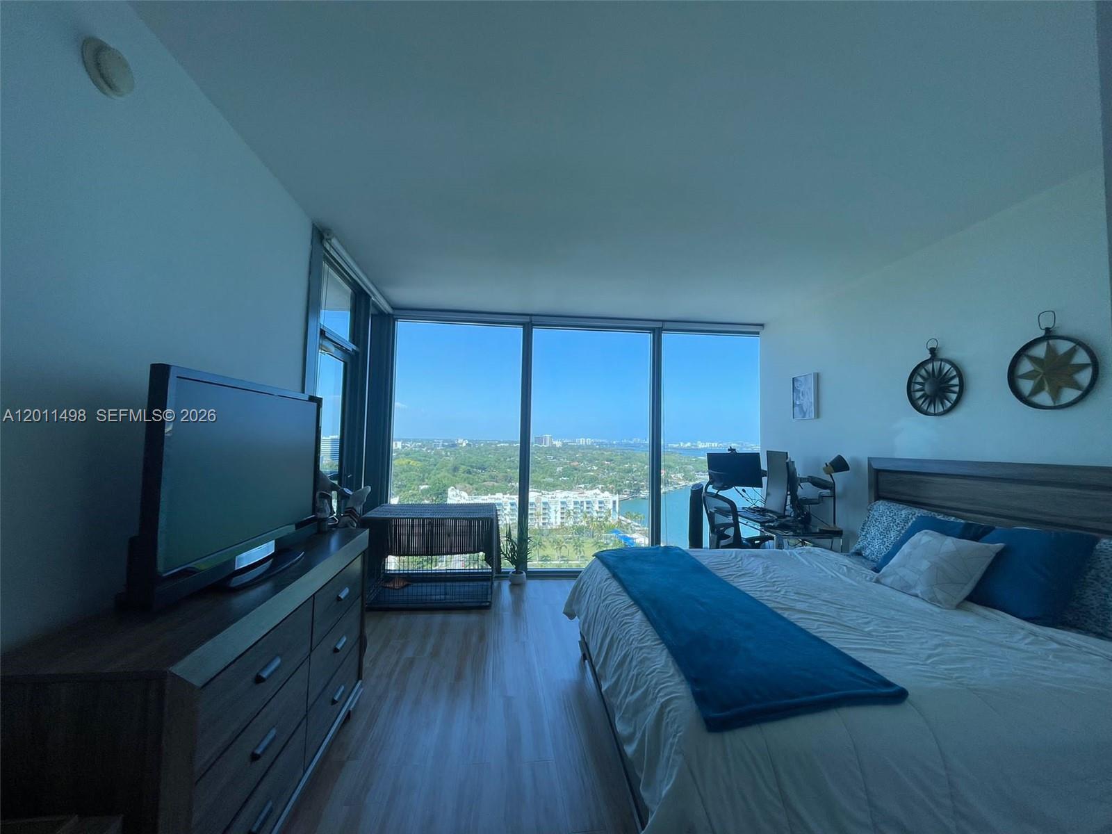 image Blue on the Bay9