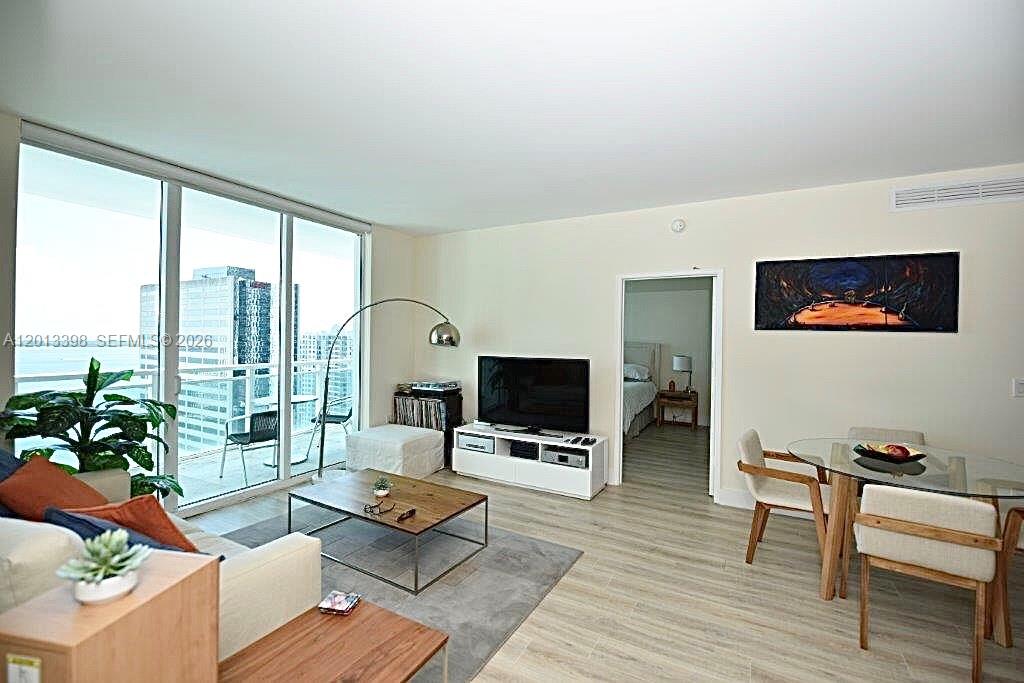image The Plaza on Brickell West3