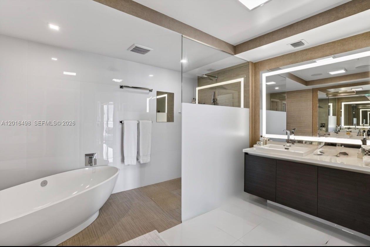 330 Sunny Isles Blvd #5-2301 Sunny Isles Beach, FL 33160