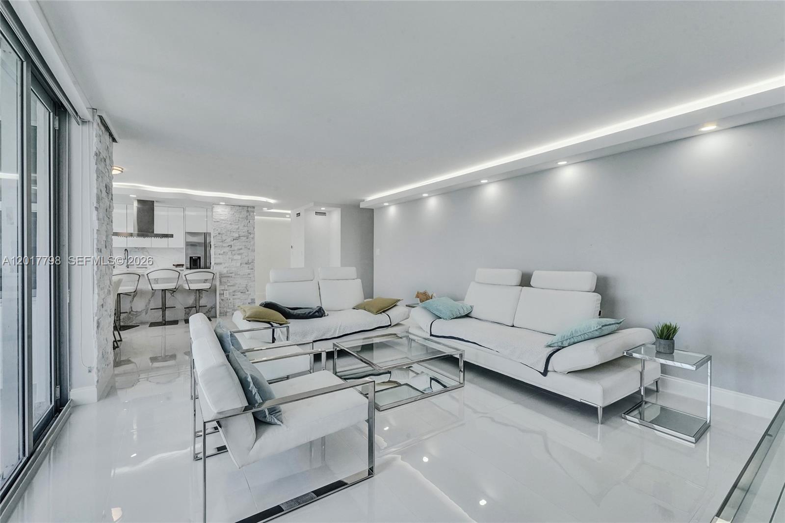 18041 Biscayne Blvd #1804 Aventura, FL 33160