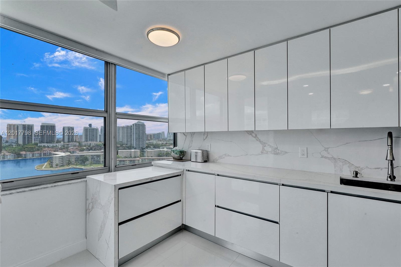 18041 Biscayne Blvd #1804 Aventura, FL 33160