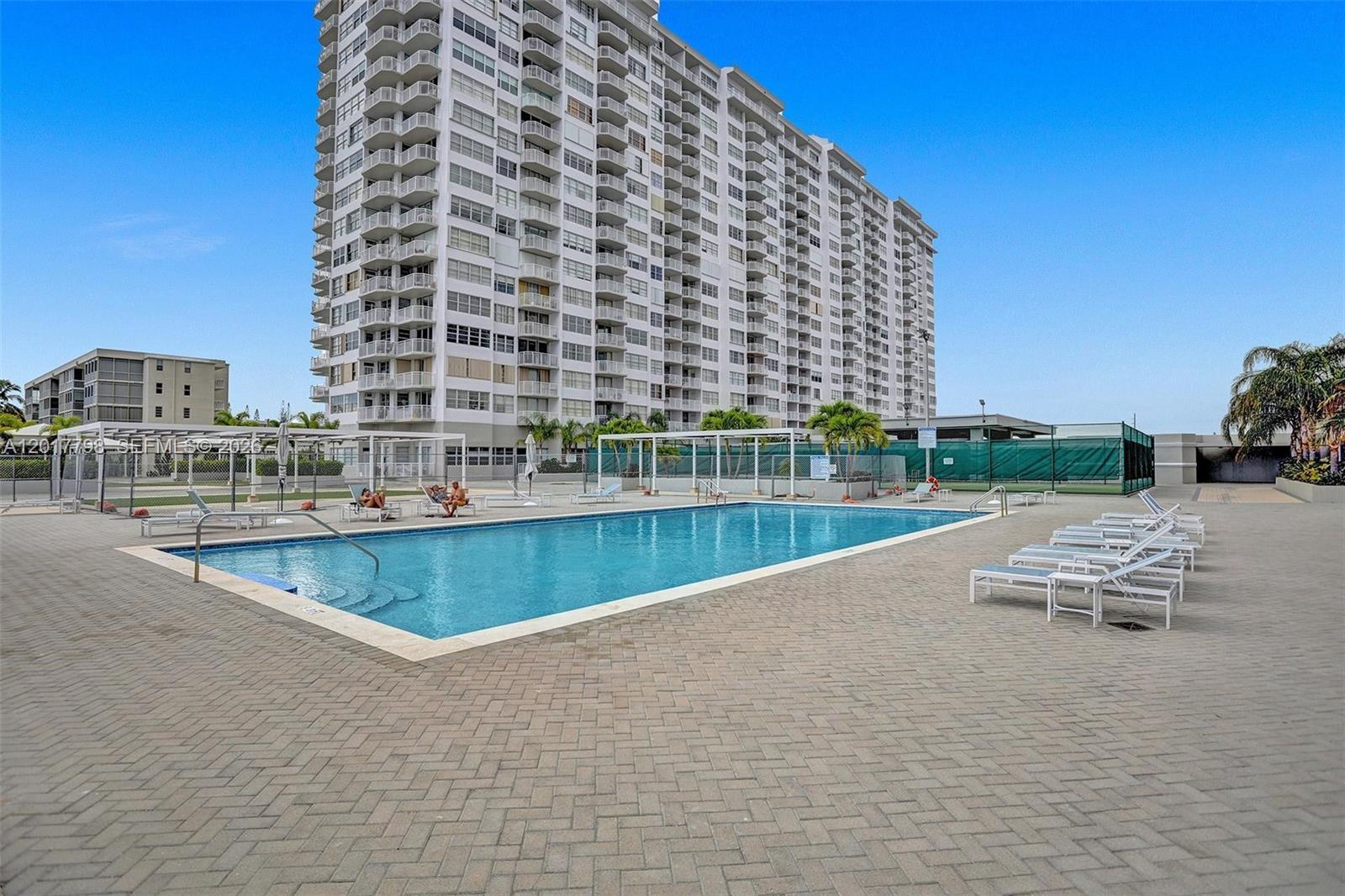 18041 Biscayne Blvd #1804 Aventura, FL 33160
