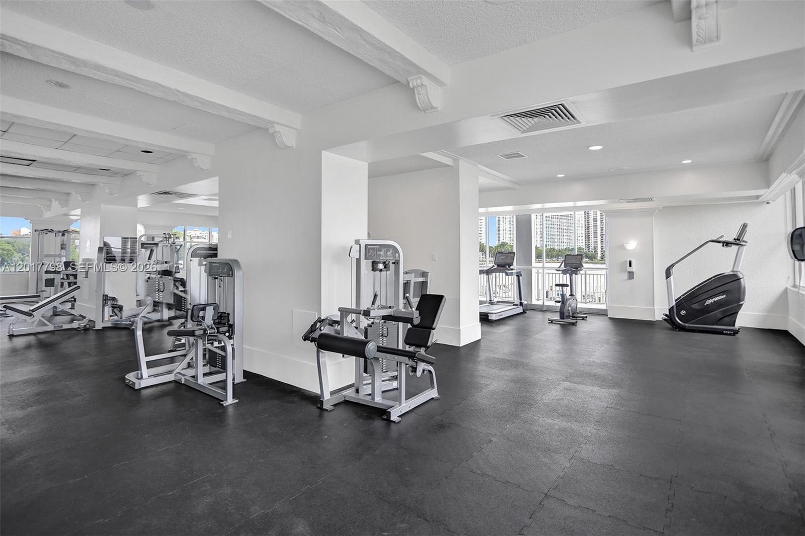 18041 Biscayne Blvd #1804 Aventura, FL 33160