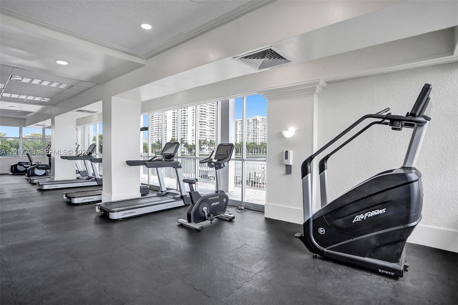 18041 Biscayne Blvd #1804 Aventura, FL 33160