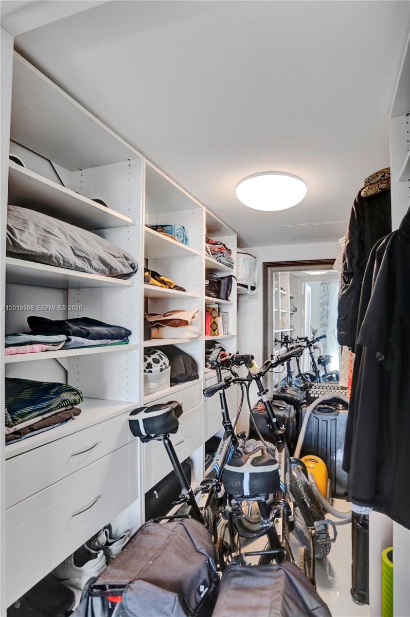 10275 Collins #829 Bal Harbour, FL 33154