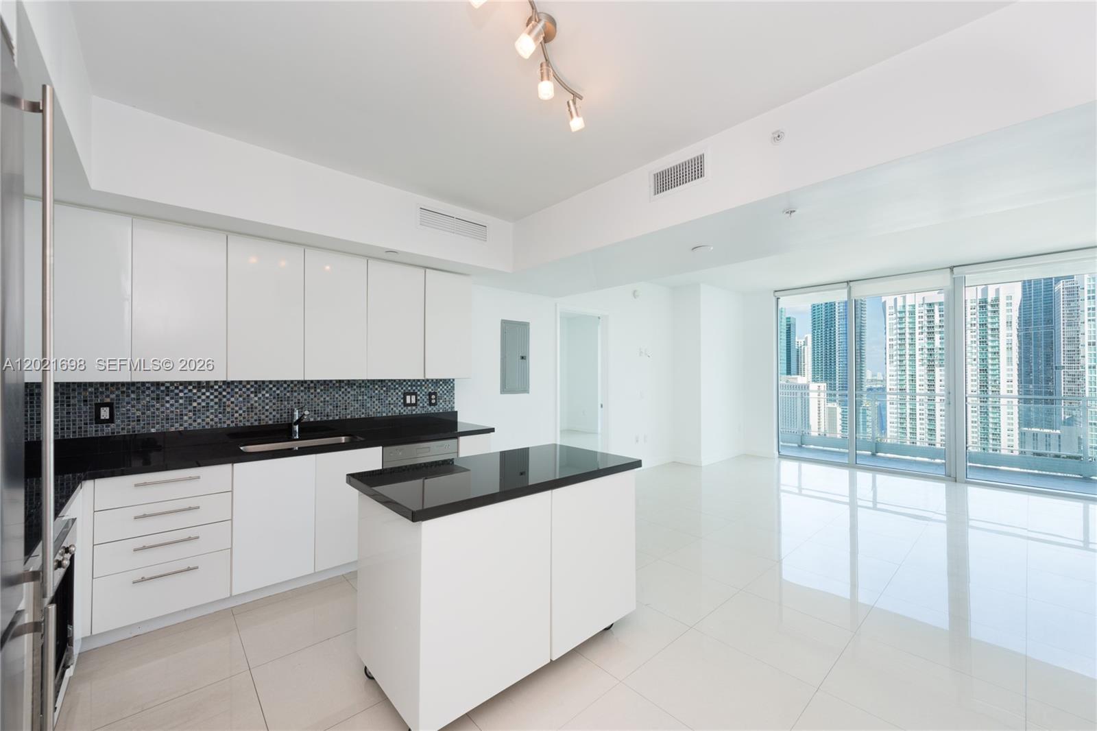 92 SW 3rd St #2812 Miami, FL 33130