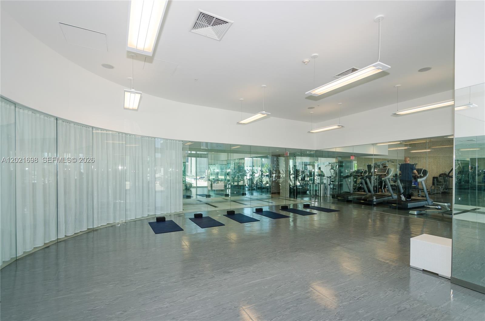 92 SW 3rd St #2812 Miami, FL 33130