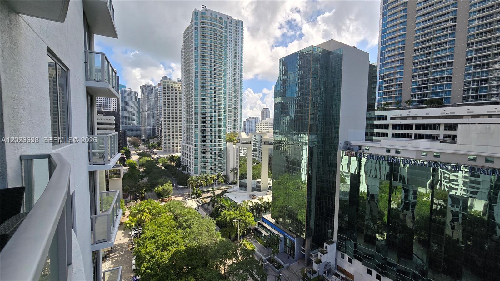 image 1060 Brickell - 10601