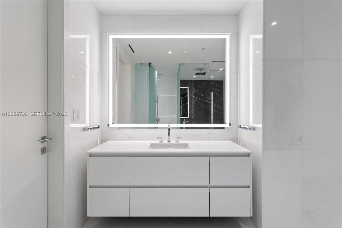 image Aston Martin Residences13