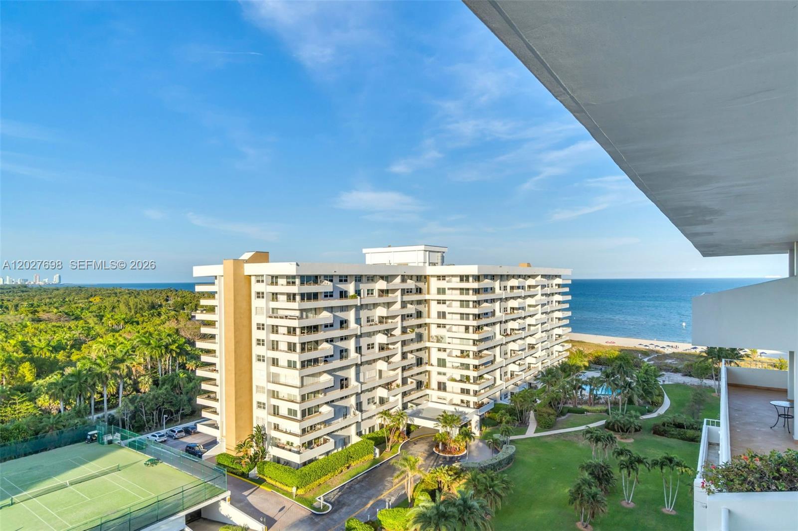 image Commodore Club South15