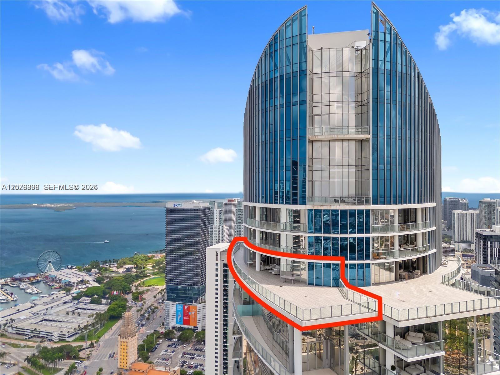 851 NE 1st Ave #5201 Miami, FL 33132
