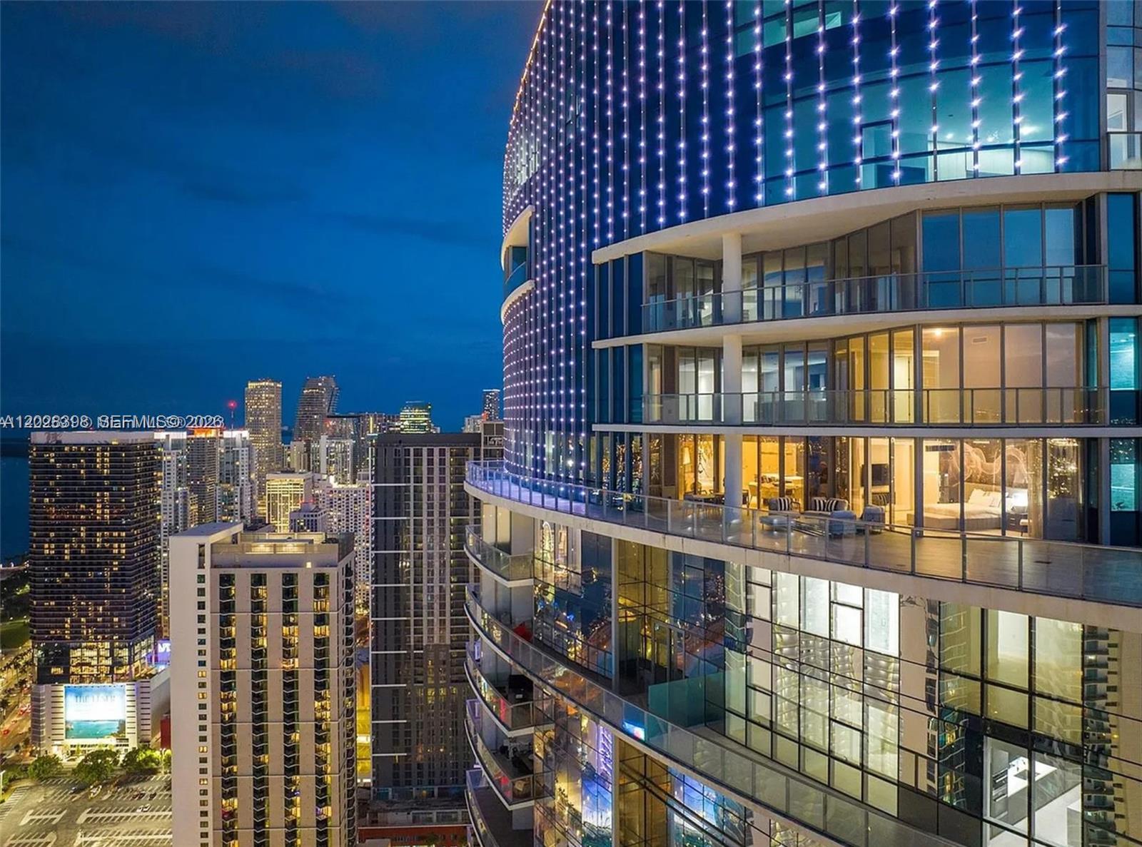 851 NE 1st Ave #5201 Miami, FL 33132