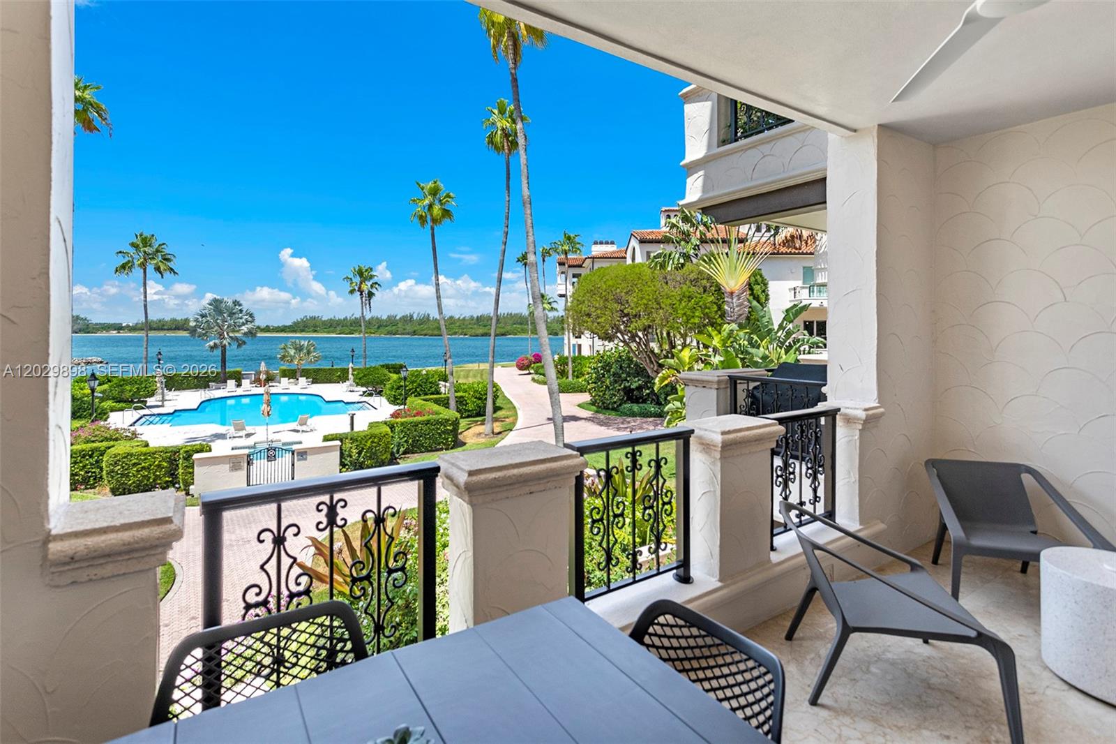 2122 Fisher Is Dr #2122 Miami Beach, FL 33109