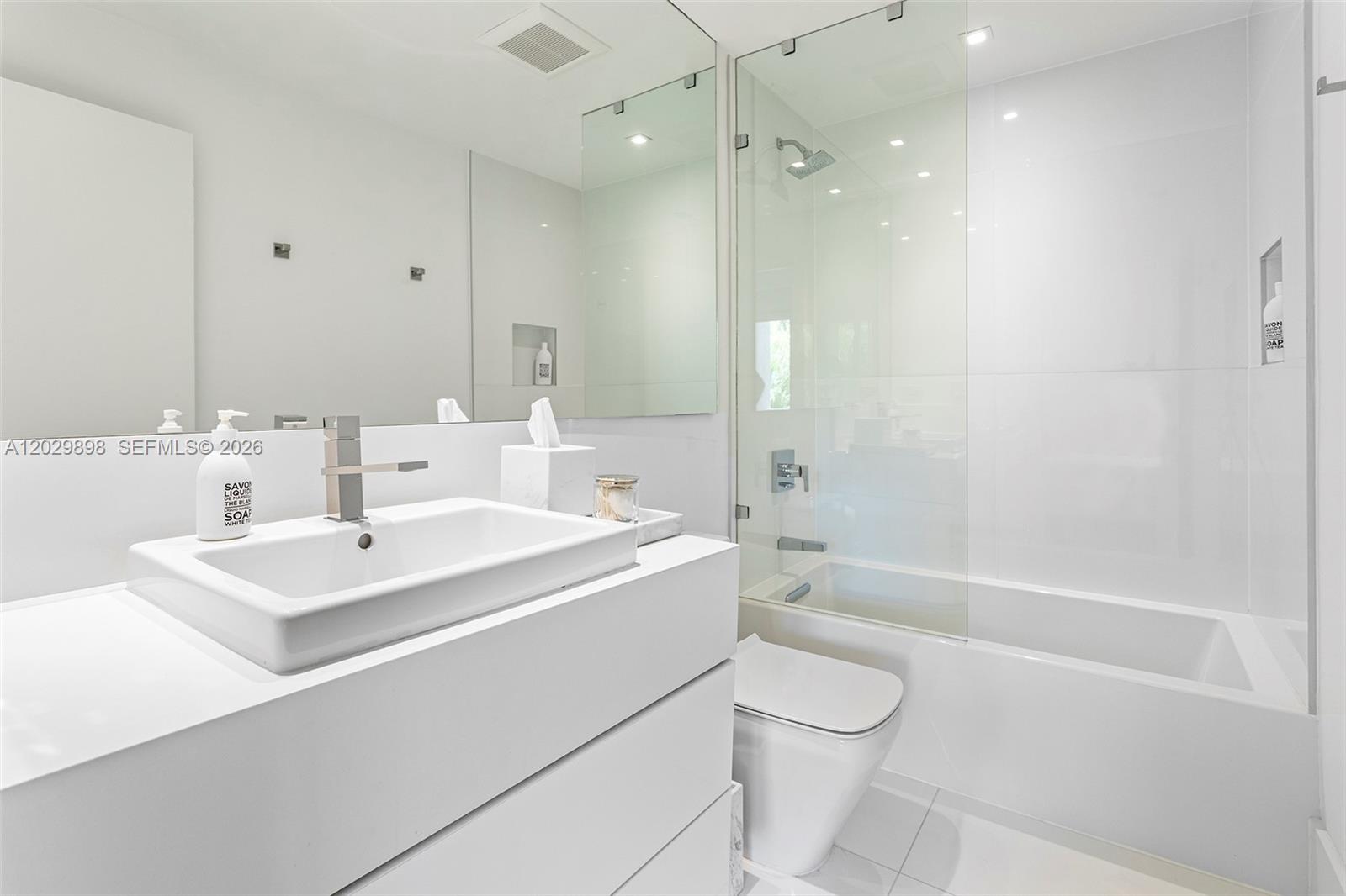 2122 Fisher Is Dr #2122 Miami Beach, FL 33109