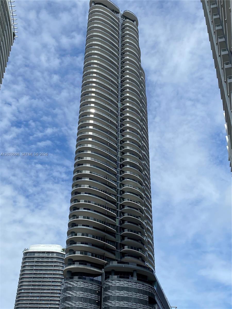 1000 Brickell Plz #3412