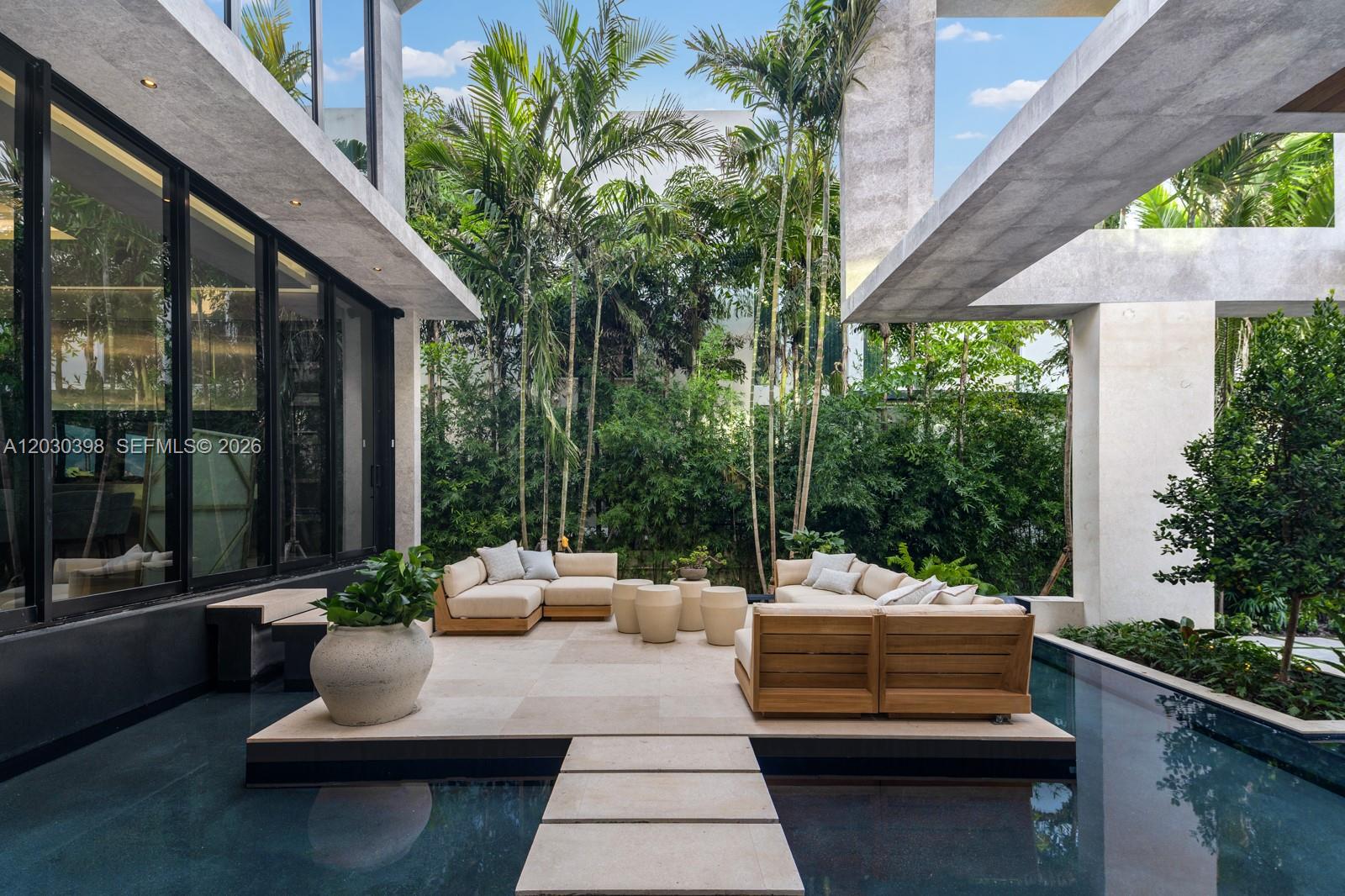 360 S Hibiscus Dr Miami Beach, FL 33139