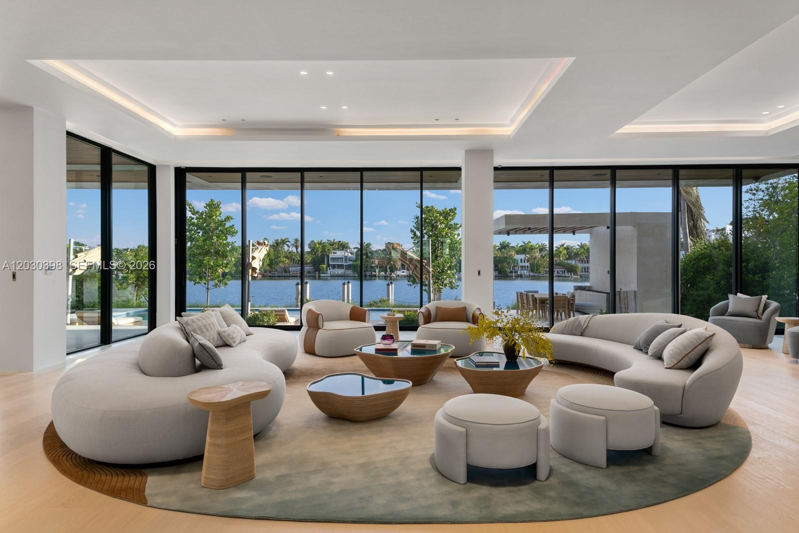 360 S Hibiscus Dr Miami Beach, FL 33139