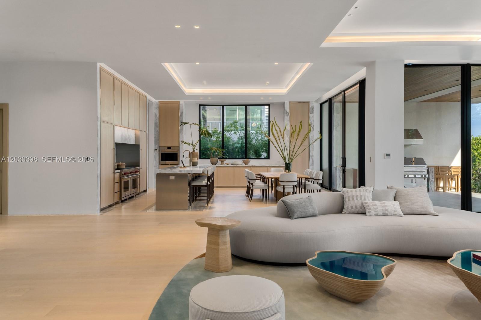 360 S Hibiscus Dr Miami Beach, FL 33139