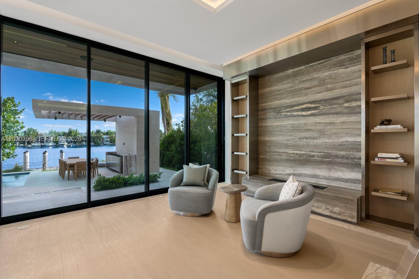 360 S Hibiscus Dr Miami Beach, FL 33139