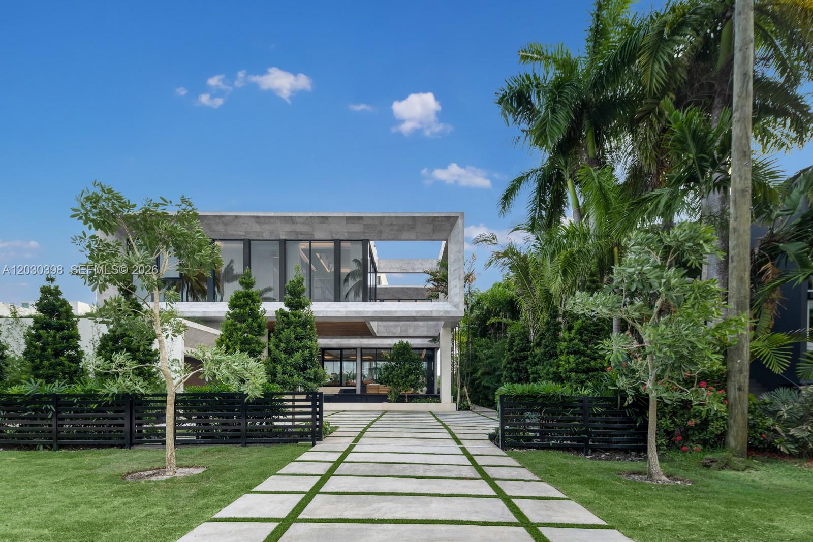 360 S Hibiscus Dr Miami Beach, FL 33139