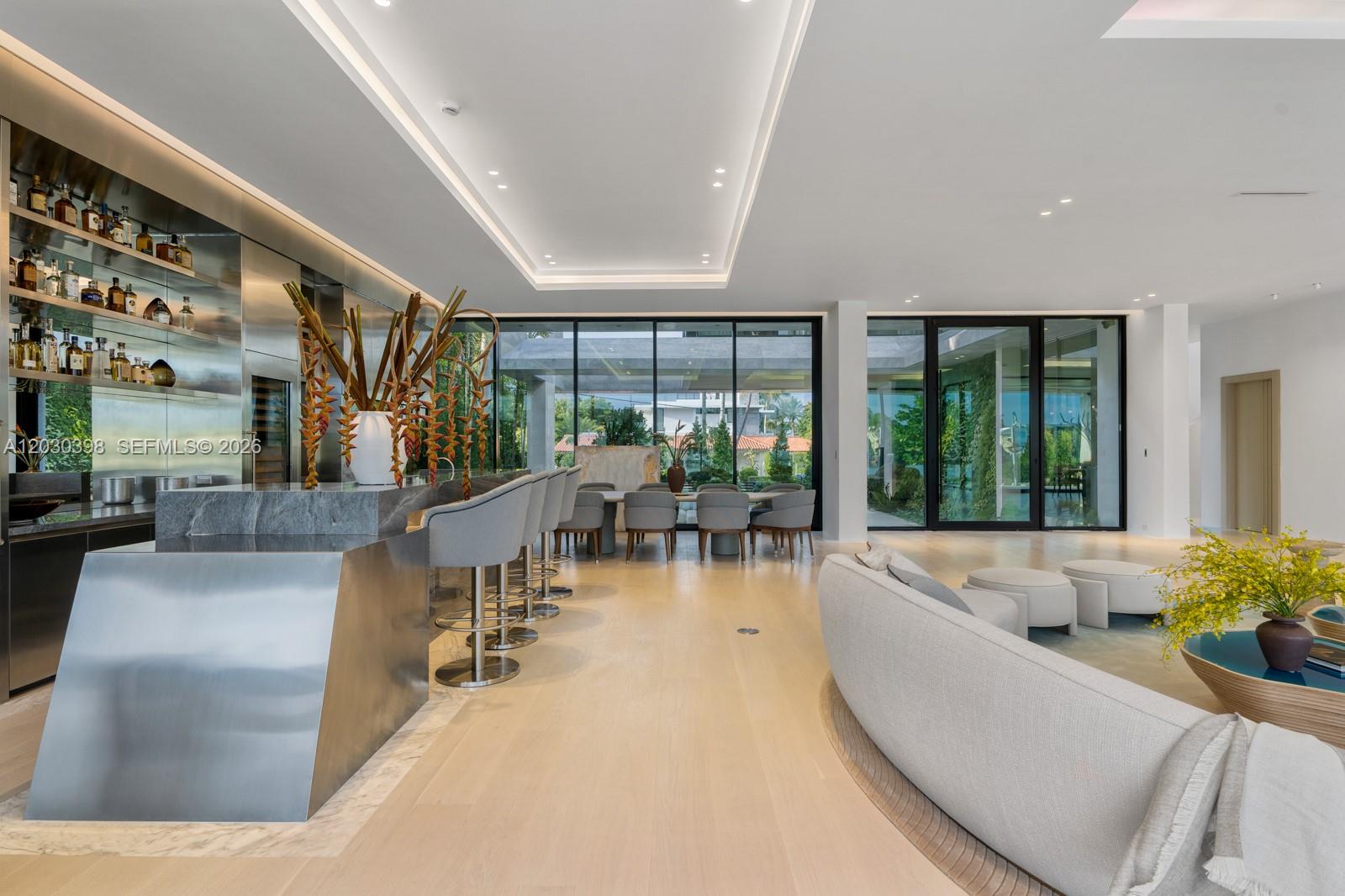 360 S Hibiscus Dr Miami Beach, FL 33139