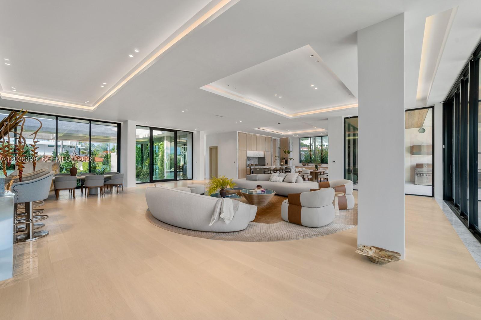 360 S Hibiscus Dr Miami Beach, FL 33139