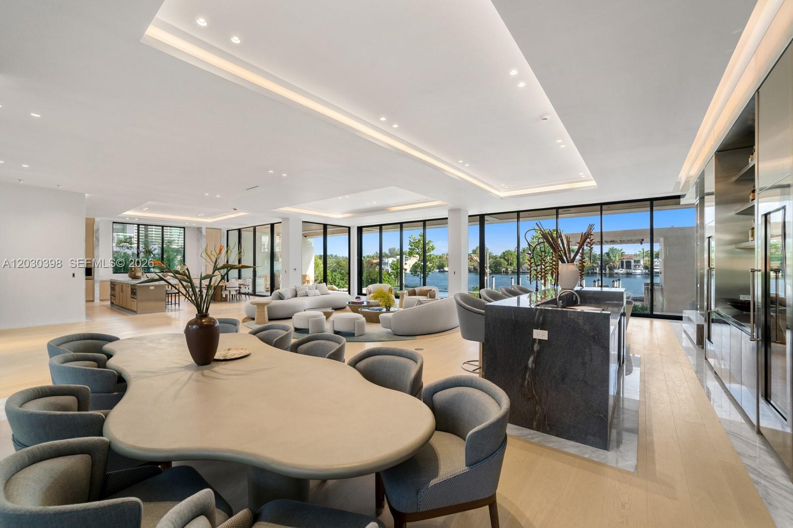 360 S Hibiscus Dr Miami Beach, FL 33139