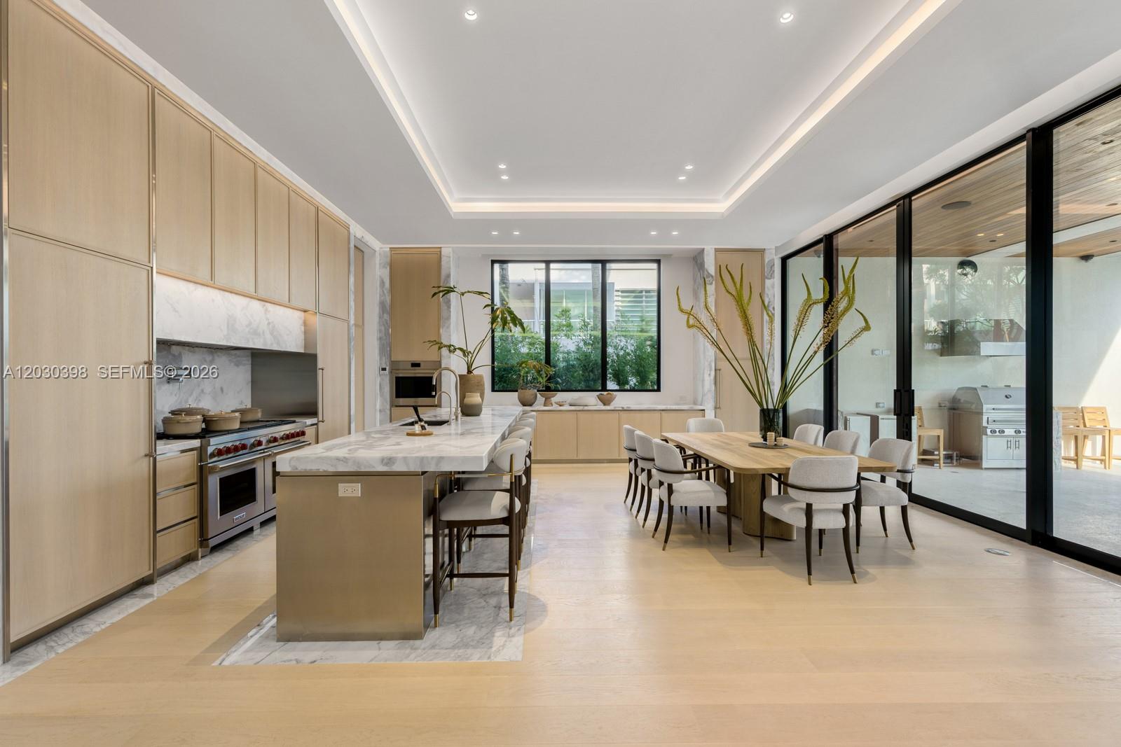 360 S Hibiscus Dr Miami Beach, FL 33139