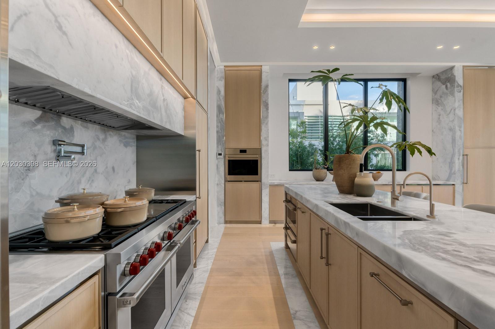 360 S Hibiscus Dr Miami Beach, FL 33139