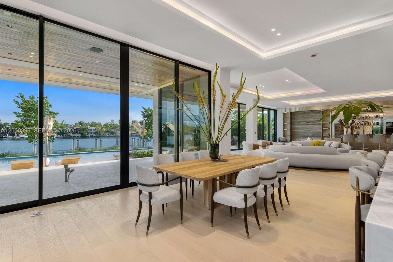 360 S Hibiscus Dr Miami Beach, FL 33139
