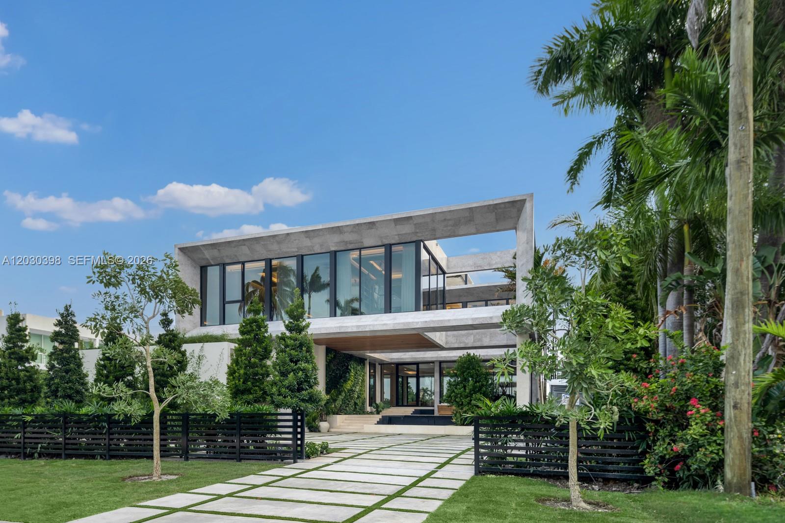 360 S Hibiscus Dr Miami Beach, FL 33139