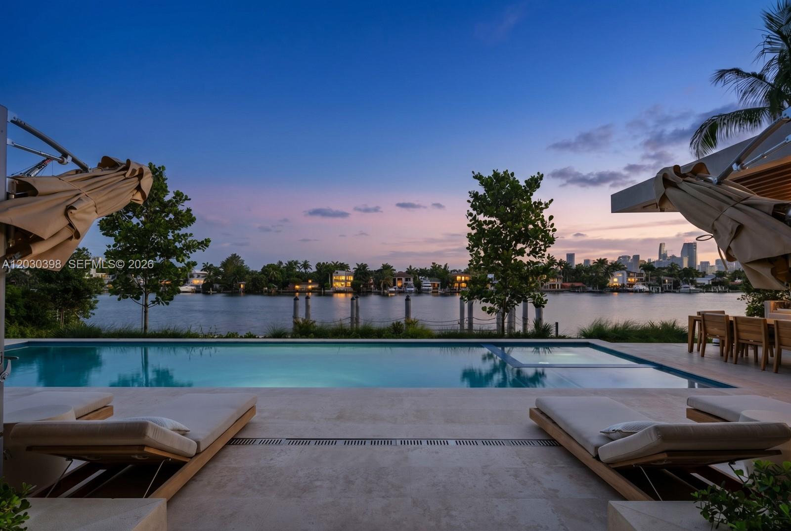 360 S Hibiscus Dr Miami Beach, FL 33139