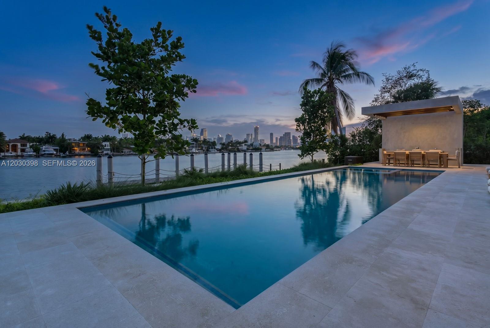 360 S Hibiscus Dr Miami Beach, FL 33139