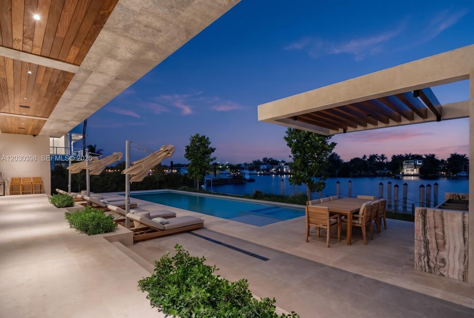 360 S Hibiscus Dr Miami Beach, FL 33139