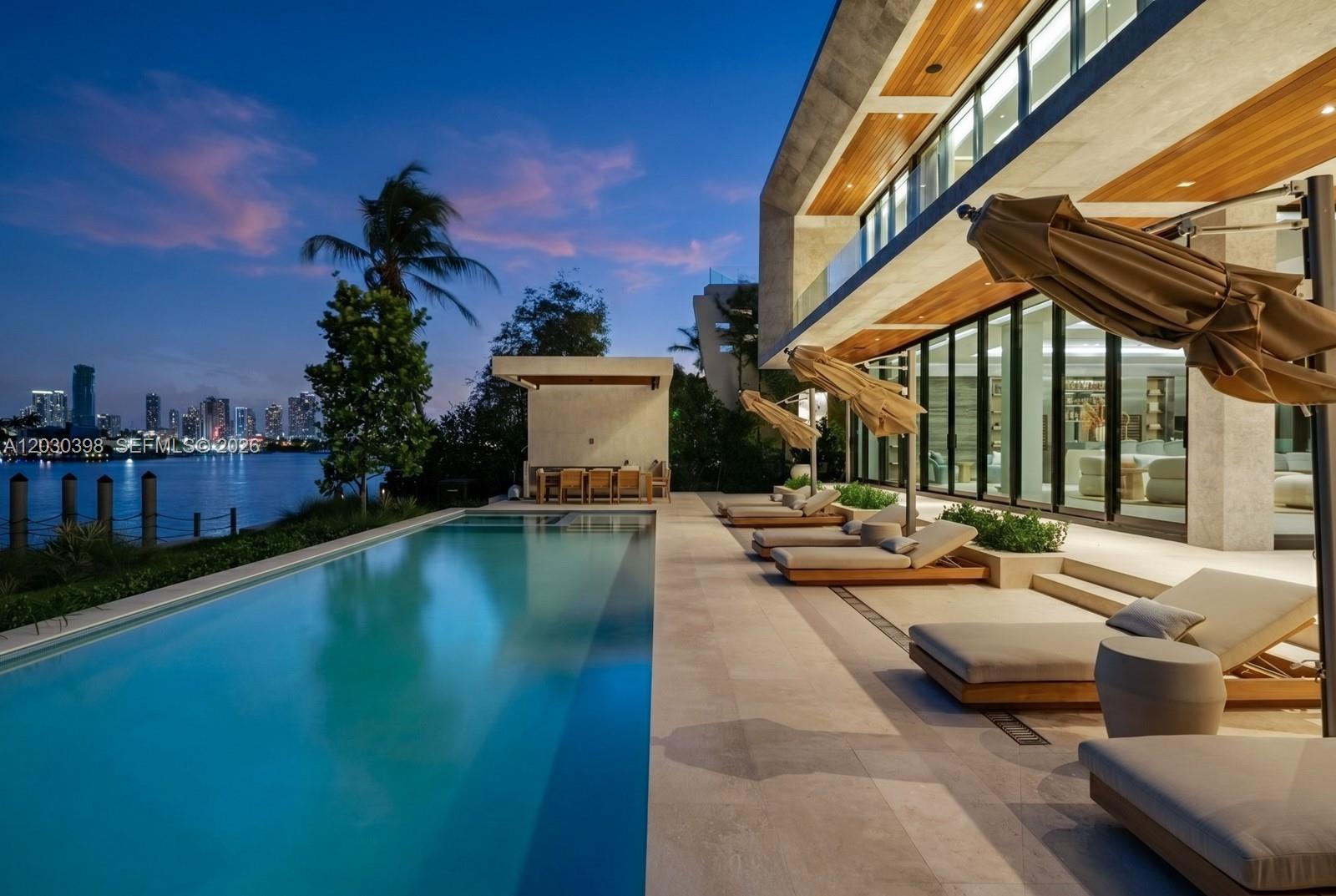 360 S Hibiscus Dr Miami Beach, FL 33139