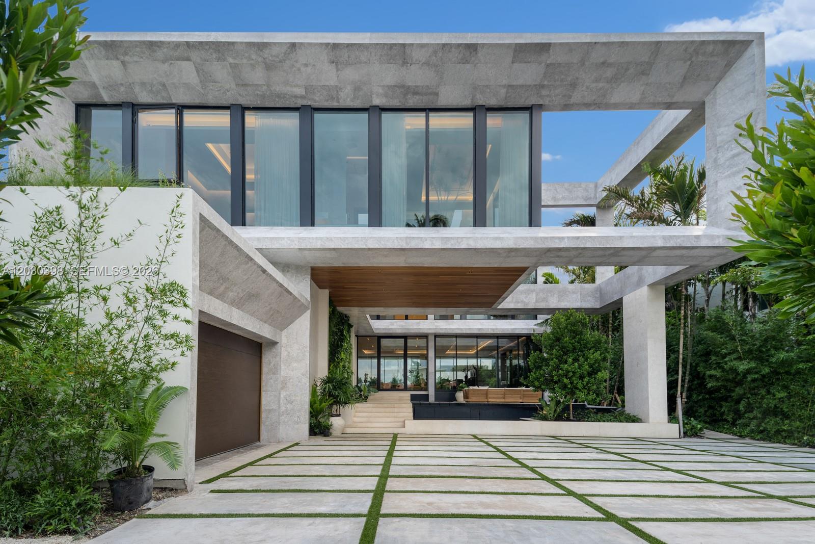 360 S Hibiscus Dr Miami Beach, FL 33139