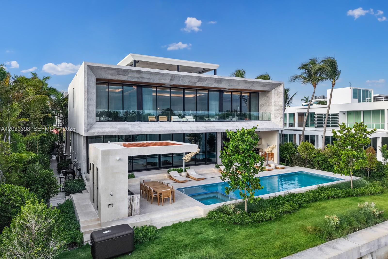 360 S Hibiscus Dr Miami Beach, FL 33139