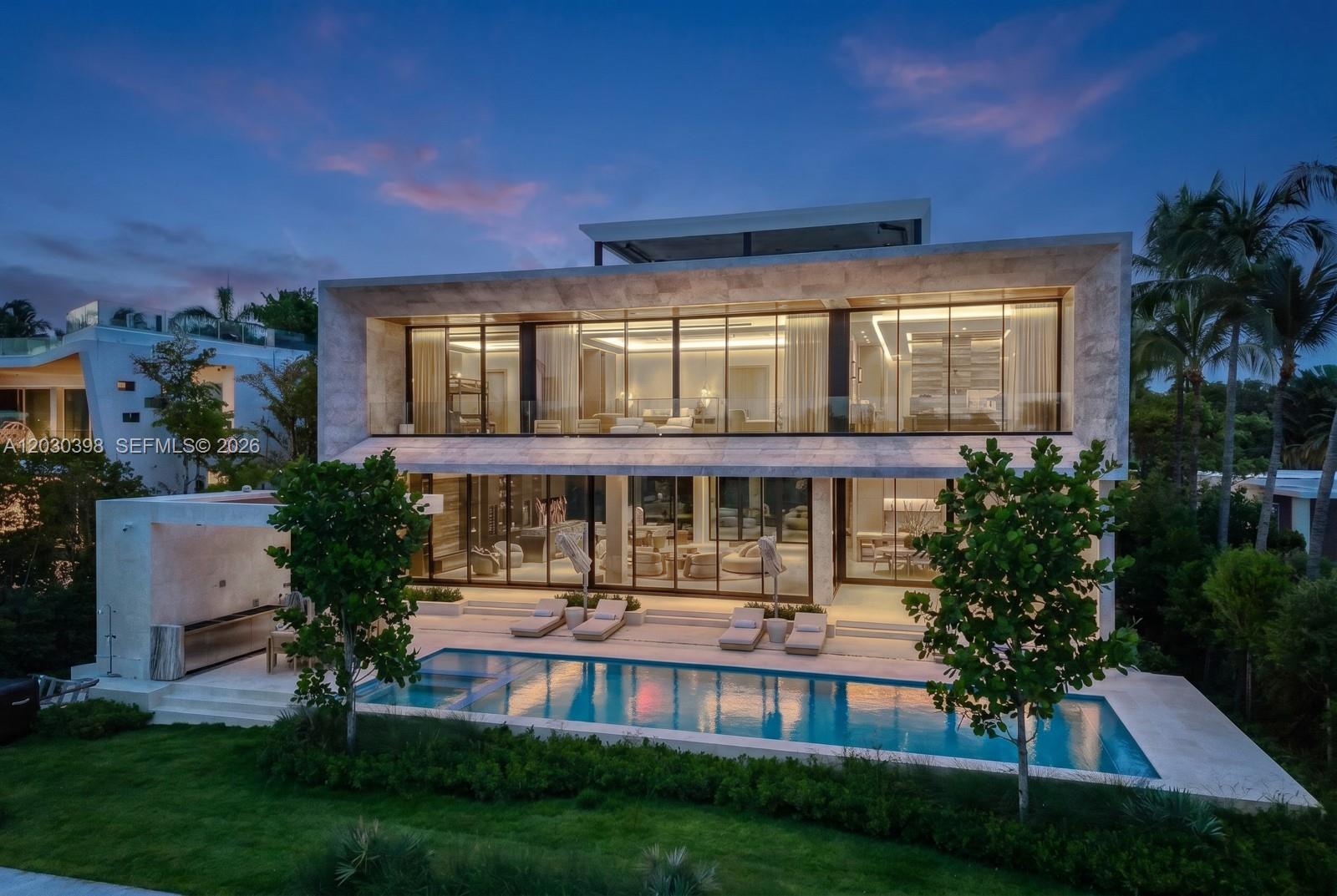 360 S Hibiscus Dr Miami Beach, FL 33139