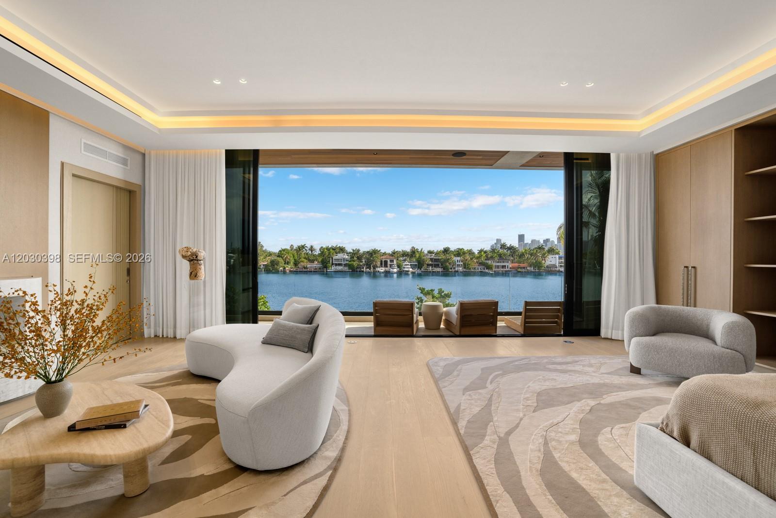 360 S Hibiscus Dr Miami Beach, FL 33139